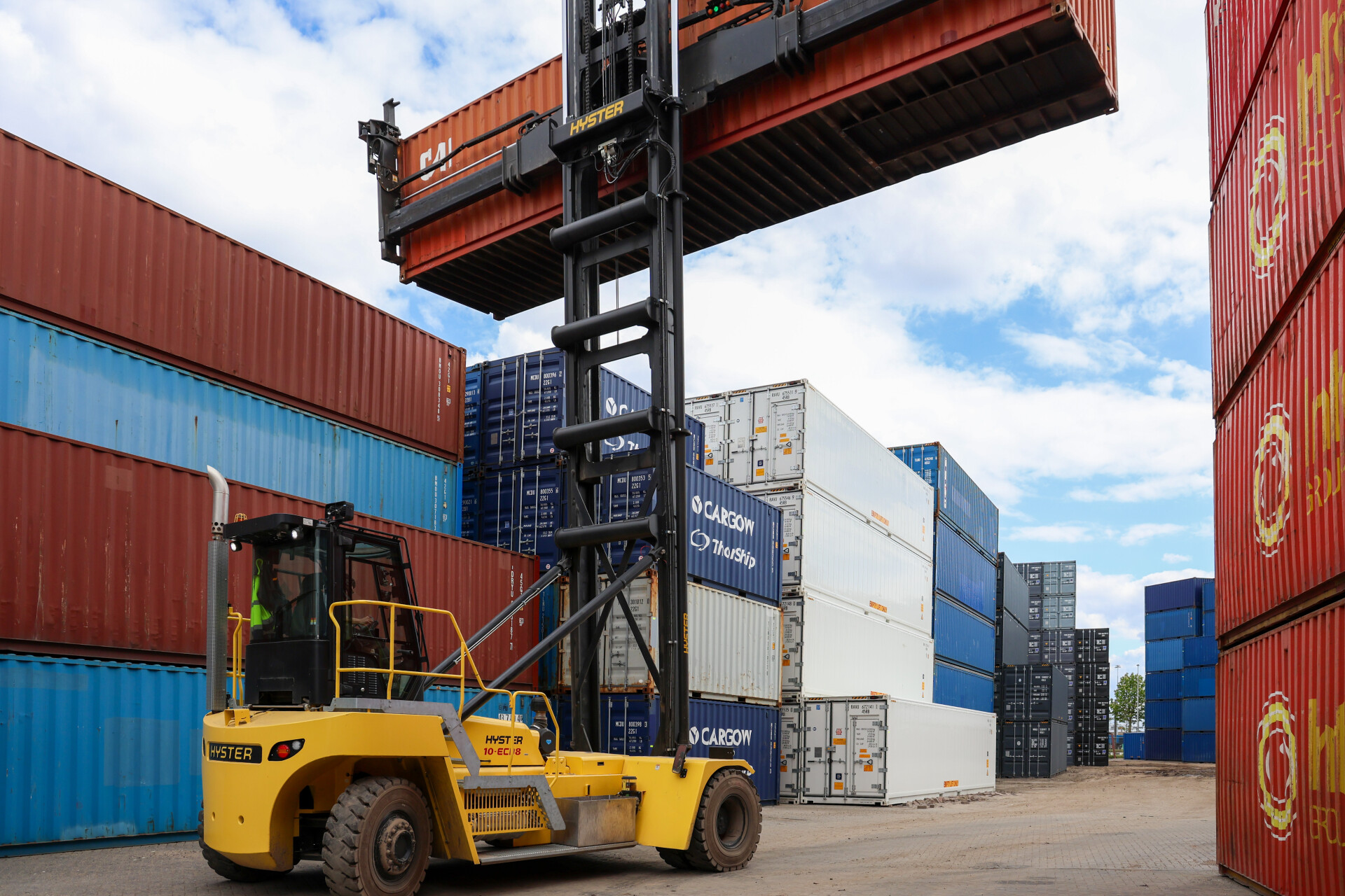Van Doorn Sales en Rentals   containers 47